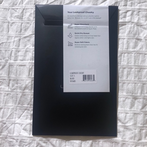 Knix- cheeky period underwear bundle size small - Picture 6 of 8